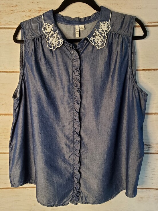 Elle Tops - Elle Blue Sleeveless Blouse with White Floral Collar